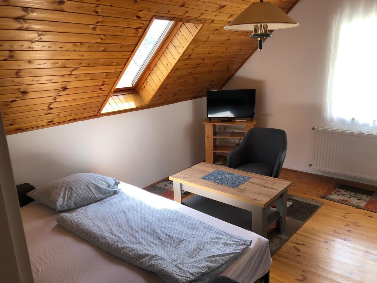 Pacsirta Apartman Ленті Екстер'єр фото